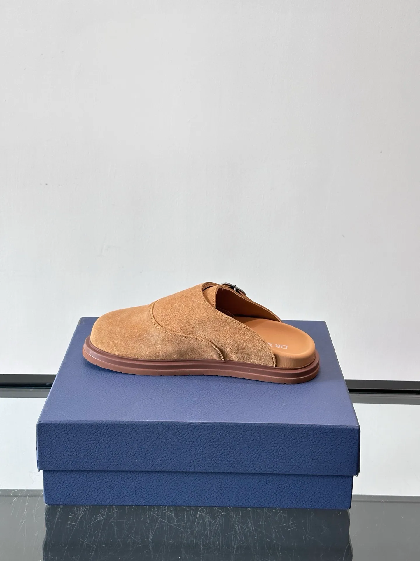 p360 "Dio＊" new men's printed toe-toe mules, classic presbyopia pattern + black EVA sole, low-key and high-end! Baotou design + metal buckle, perfect details, more comfortable and stable to wear✨, very versatile for daily outings or light luxury occasions. Oblique print is Dior's signature element. It is highly recognizable and full of fashion sense. It is a must-have for quality enthusiasts! 👟 size：38-44